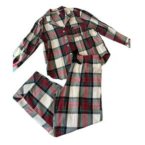 Victoria’s Secret Women’s Red and Green and White Plaid Christmas Pajamas ❤️💚🤍